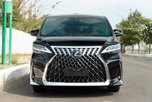 Lexus LM300h 2021 Plate number 7 seats