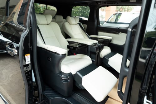 Lexus LM300h 2021 Plate number 7 seats
