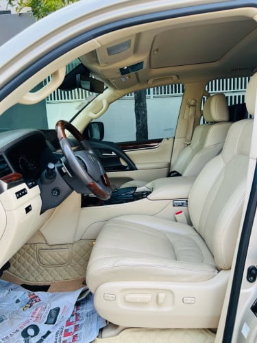 Lexus Lx570 Super Sport ឆ្នាំ 2016 Full option Arab