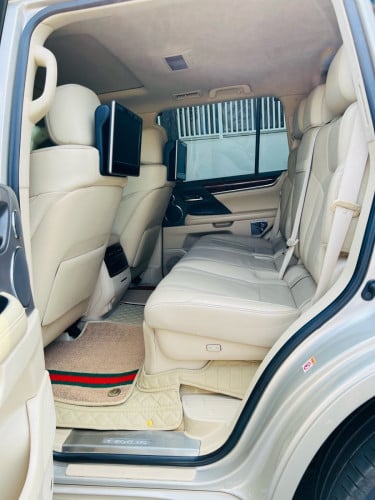 Lexus Lx570 Super Sport ឆ្នាំ 2016 Full option Arab