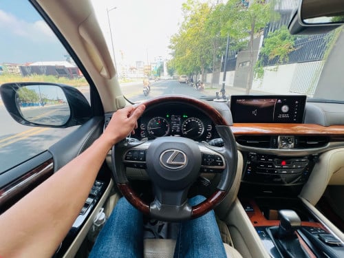 Lexus Lx570 Super Sport ឆ្នាំ 2016 Full option Arab