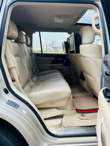 Lexus Lx570 Super Sport ឆ្នាំ 2016 Full option Arab