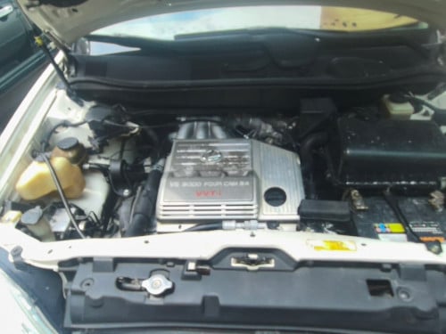 Lexus RX300 ឆ្នាំ 2000 ប៉ុង2  ធានាឡានថ្មី