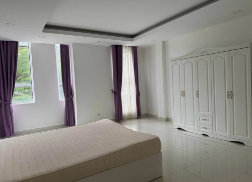 Link A for rent in Borey Chip Mong land sensok Aeon2 price 1000$ negotiable full furnish