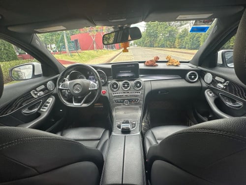 Marcedes Benz C300 AMG សោរសុីន2គ្រាប់ ម្ចាស់ដើមទី១