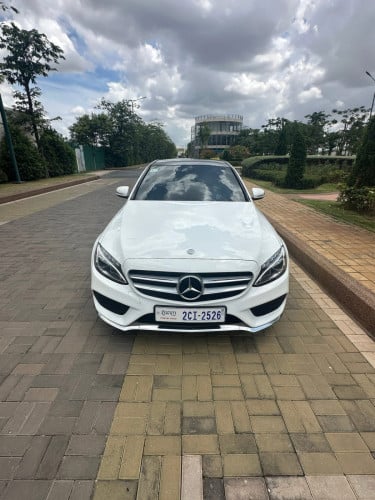 Marcedes Benz C300 AMG សោរសុីន2គ្រាប់ ម្ចាស់ដើមទី១