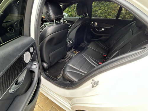 Marcedes Benz C300 AMG សោរសុីន2គ្រាប់ ម្ចាស់ដើមទី១