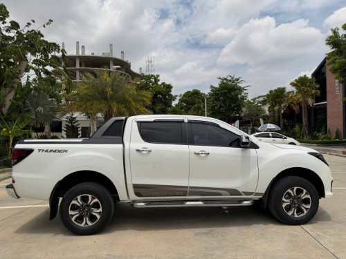 Mazda BT50 Thunder 2021 full 3.2L 4x4 ថ្មីគ្មានទាស់​ គីឡូ​តិច​ ម្ចាស់ដេីម​