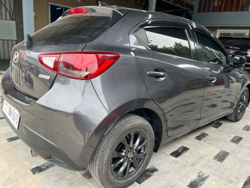 mazda2សុីនម៉ាជុំ