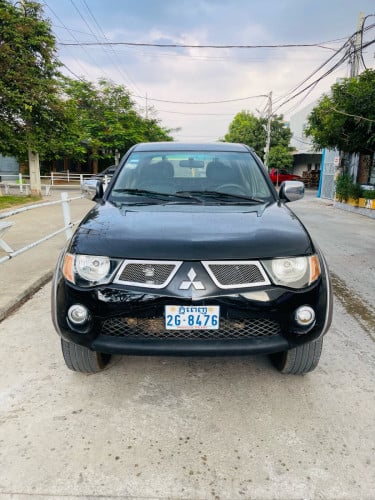 Mitsubishi Triton ឆ្នាំ2007 អូតូប៉ុងពីរម៉ាស៊ីនធំ
