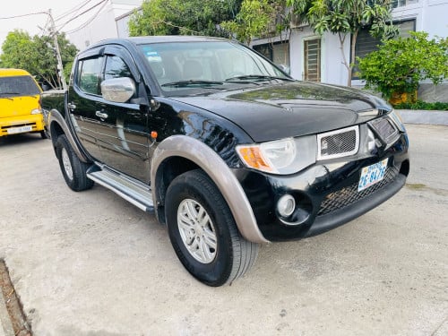 Mitsubishi Triton ឆ្នាំ2007 អូតូប៉ុងពីរម៉ាស៊ីនធំ