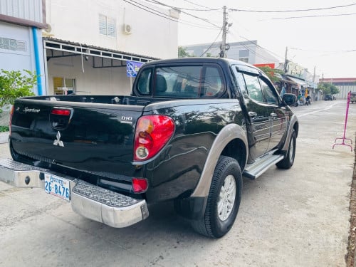 Mitsubishi Triton ឆ្នាំ2007 អូតូប៉ុងពីរម៉ាស៊ីនធំ