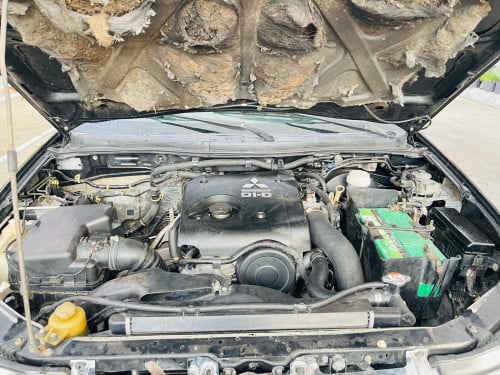 Mitsubishi Triton ឆ្នាំ2007 អូតូប៉ុងពីរម៉ាស៊ីនធំ