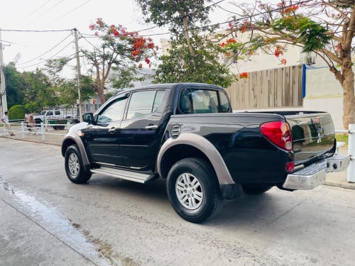 Mitsubishi Triton ឆ្នាំ2007 អូតូប៉ុងពីរម៉ាស៊ីនធំ