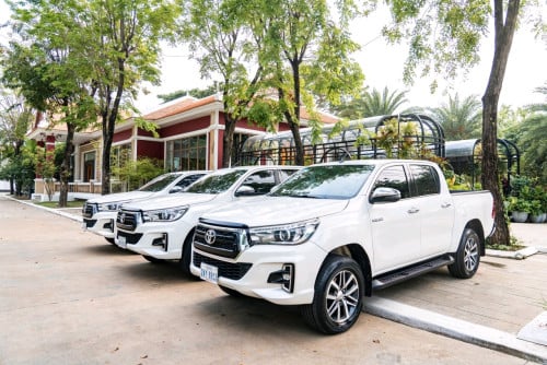 Model pick up car for rental
