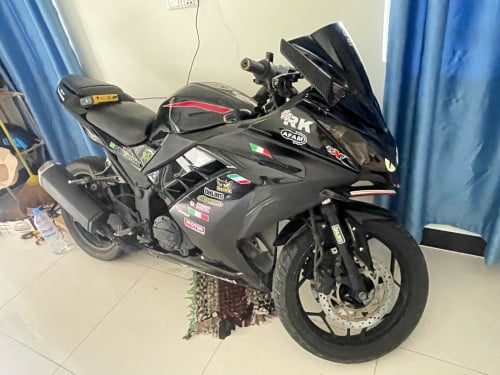Moto ម៉ាក LIFAN 150cc បាត់កាតគ្រី