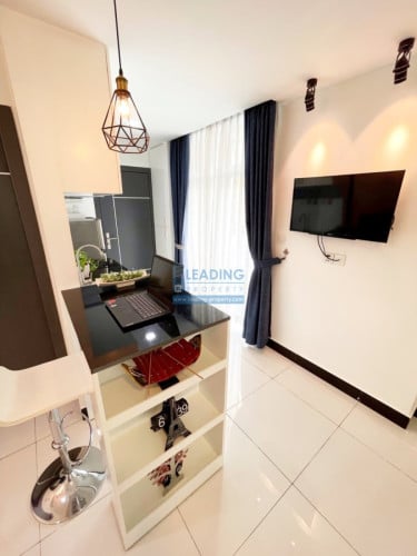 N258 | Studio Apartment in BKK3 with Swimming Pool and Gym