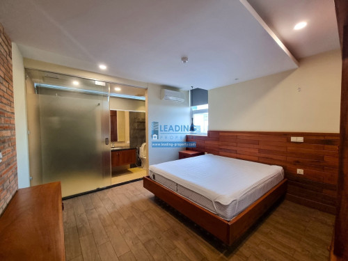 N372 | Swimming Pool 2 Bedrooms Apartment Near BKK1 For Rent