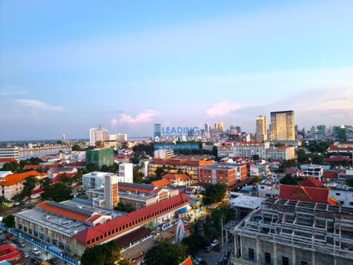 N425 | Rooftop Pool and Gym Serviced Apartment 1 Bedroom For Rent Near Exchange Sq