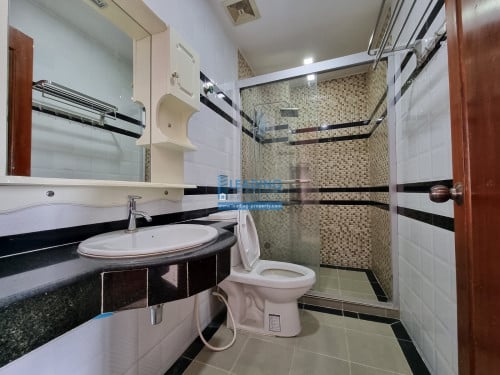 N520 | Western 1 Bedroom Apartment with Lift For Rent Near Russian Market