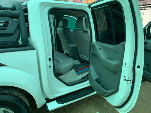 Nissan Frontier ឆ្នាំ 05 ប៉ុង1 សាំង + ហ្គាស