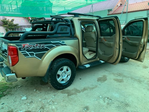 Nissan Frontier ឆ្នាំ 05 ប៉ុង1 សាំង + ហ្គាស