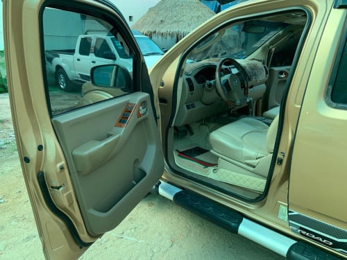 Nissan Frontier ឆ្នាំ 05 ប៉ុង1 សាំង + ហ្គាស