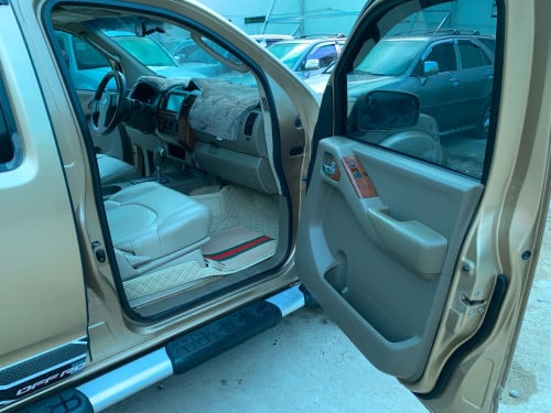 Nissan Frontier ឆ្នាំ 05 ប៉ុង1 សាំង + ហ្គាស