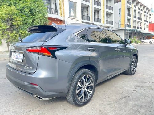 NX 200t fsport ប៉ុងមួយស្កុត១ជុំ