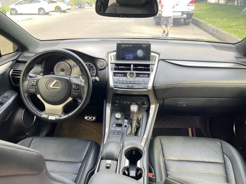 NX 200t fsport ប៉ុងមួយស្កុត១ជុំ