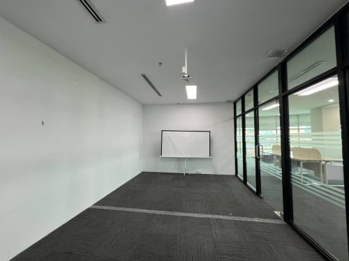 Office Space for rent  at Doun Penh ការិយាល័យជួលនៅដូនពេញ​ (OF-216)