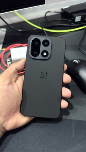 Oneplus 15 មួយទឹក 98% (Global Firmware)