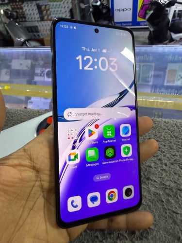 Oppo Reno12F Ram8G Memory256G ក្រុមហ៊ុនសុីមពីរ មានឆ្នាំងសាក