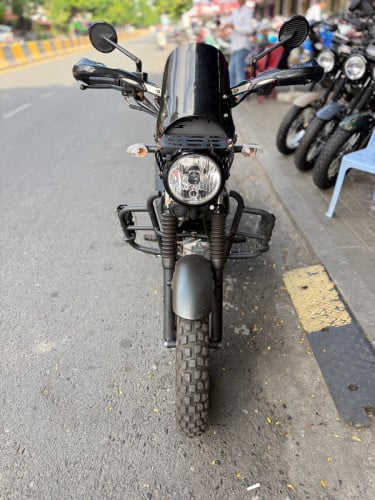PG1. 2025. ពណ៍ត្រេអុី​ លេងគ្រឿងញាក់សាច់017 8888 25. 070 6666 16