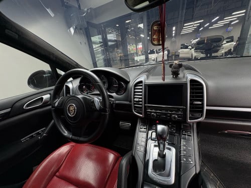 Porsche Cayenne's 2011 ssjana 2015
