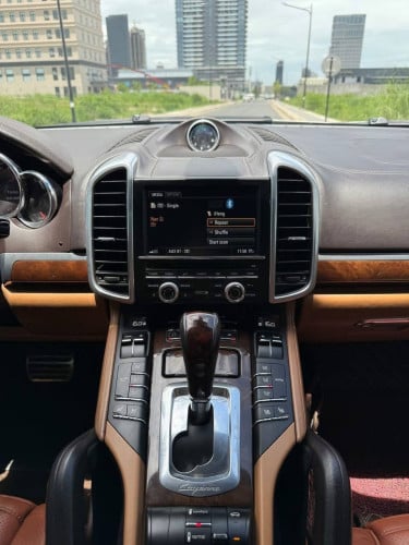 Porsche Cayenne 2011