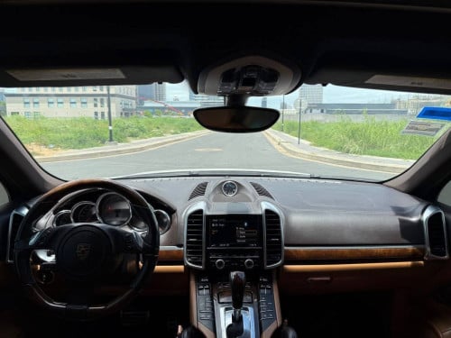 Porsche Cayenne 2011