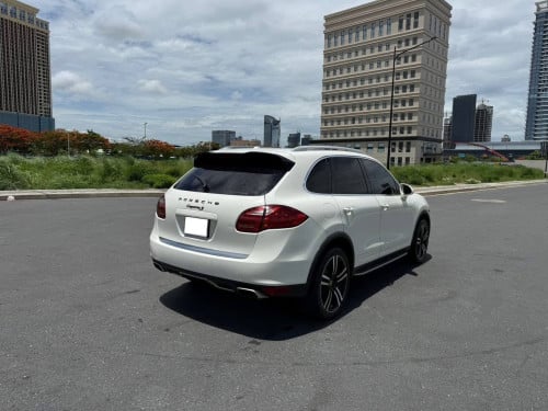 Porsche Cayenne 2011