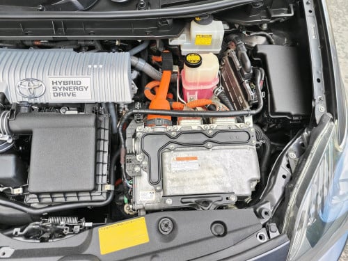 Prius 011 Options 4 ម៉ាញេJBLអេក្រង់ធំ ពូកស្បែកហ្សុីន កង់ស្អាតទាំង៤