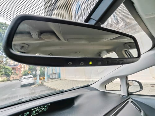 Prius 011 Options 4 ម៉ាញេJBLអេក្រង់ធំ ពូកស្បែកហ្សុីន កង់ស្អាតទាំង៤