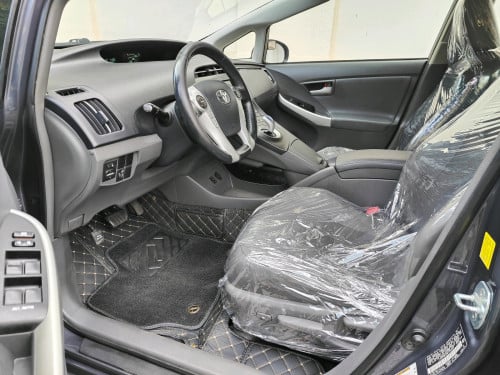 Prius 011 Options 4 ម៉ាញេJBLអេក្រង់ធំ ពូកស្បែកហ្សុីន កង់ស្អាតទាំង៤