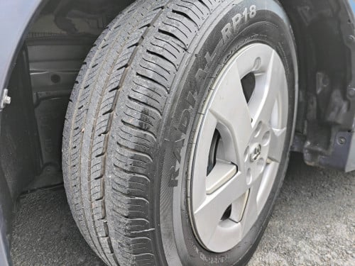 Prius 011 Options 4 ម៉ាញេJBLអេក្រង់ធំ ពូកស្បែកហ្សុីន កង់ស្អាតទាំង៤