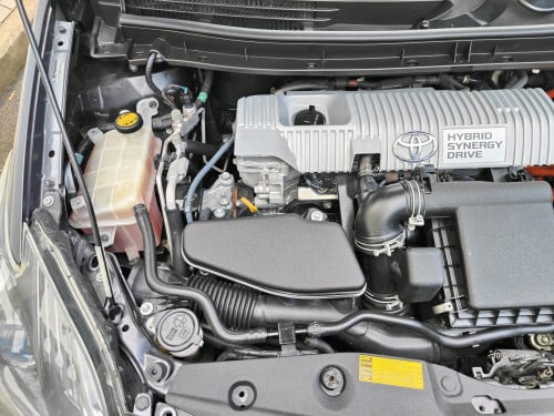 Prius 011 Options 4 ម៉ាញេJBLអេក្រង់ធំ ពូកស្បែកហ្សុីន កង់ស្អាតទាំង៤