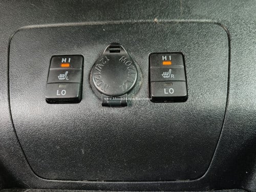 Prius 013 Option 3 plug in Hybrid 13មុឺនម៉ាយហ្សុីន កង់ស្អាតទាំង៤