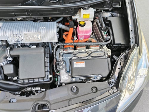 Prius 013 Option 3 plug in Hybrid 13មុឺនម៉ាយហ្សុីន កង់ស្អាតទាំង៤