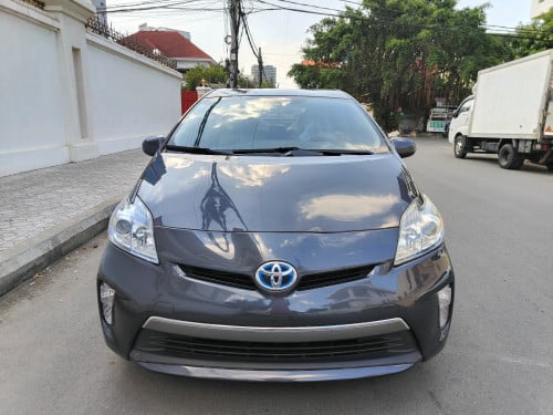 Prius 013 Option 3 plug in Hybrid 13មុឺនម៉ាយហ្សុីន កង់ស្អាតទាំង៤