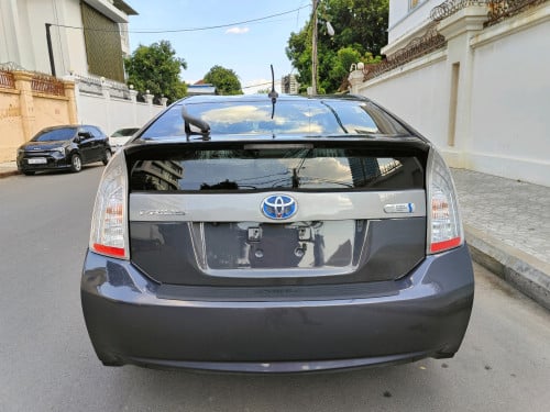 Prius 013 Option 3 plug in Hybrid 13មុឺនម៉ាយហ្សុីន កង់ស្អាតទាំង៤