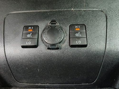 Prius 013 Option 3 plug in Hybrid 13មុឺនម៉ាយហ្សុីន កង់ស្អាតទាំង៤