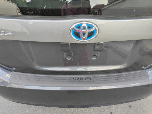 Prius 013 Option 3 plug in Hybrid 13មុឺនម៉ាយហ្សុីន កង់ស្អាតទាំង៤