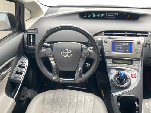 Prius 2014 Plug in ឡានស្អាត តម្លៃមហាពិសេស